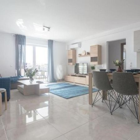 New Spacious Apartment Located In Pireus Eksteriør bilde