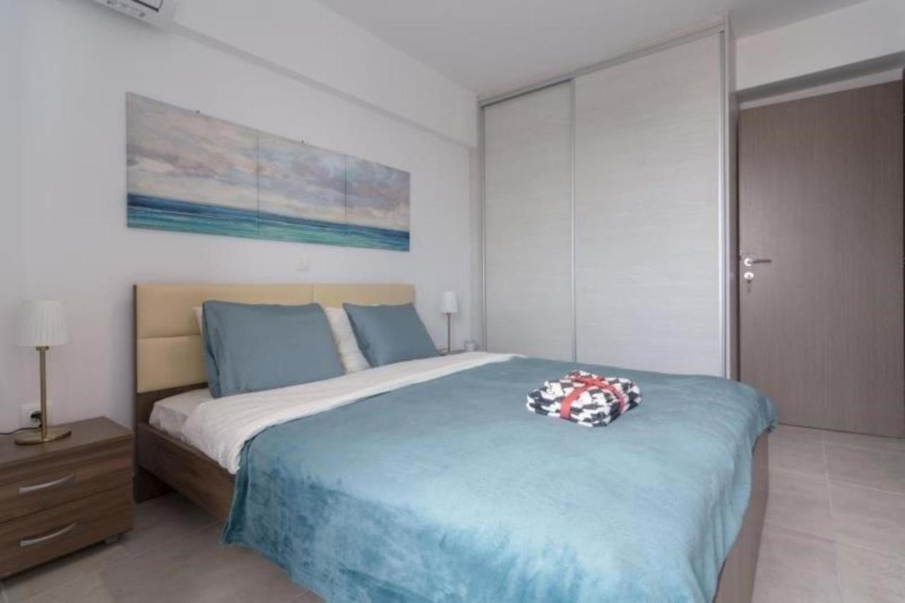 New Spacious Apartment Located In Pireus Eksteriør bilde
