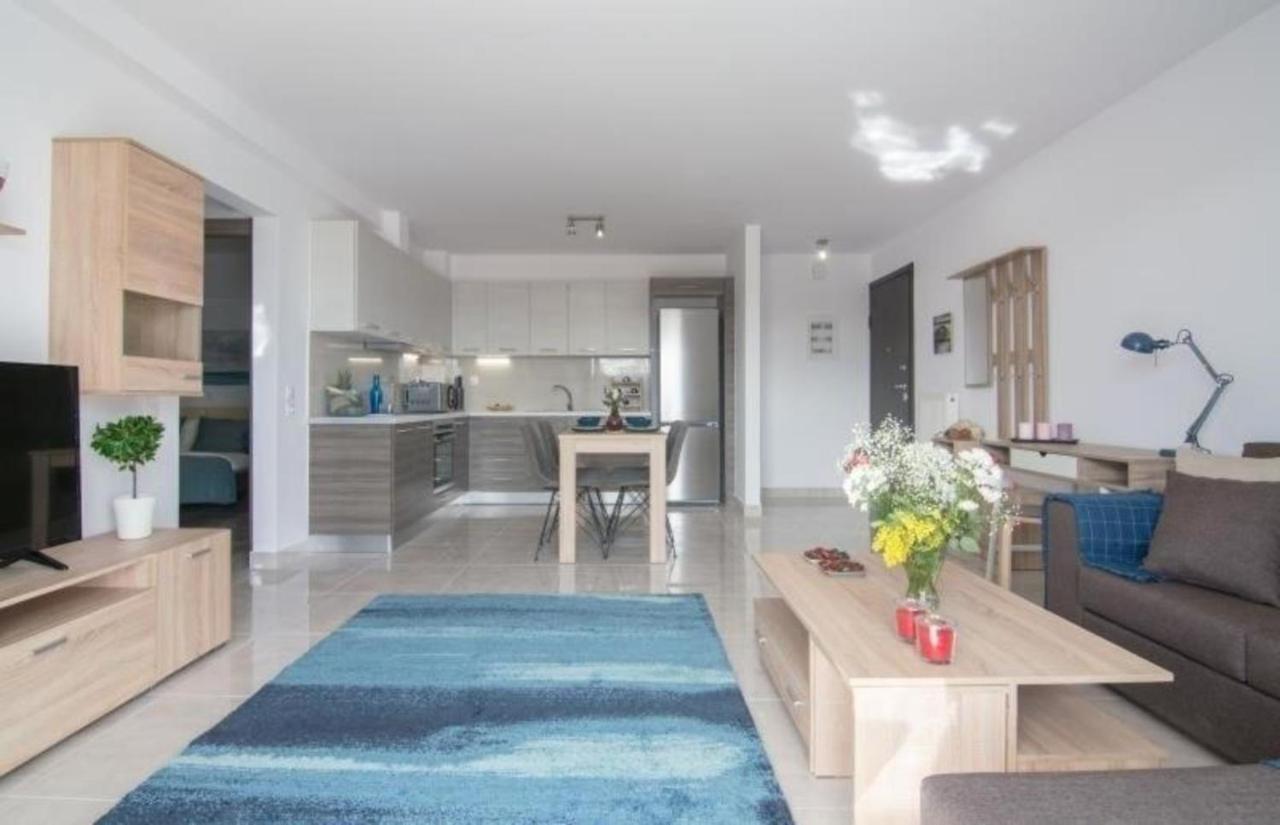New Spacious Apartment Located In Pireus Eksteriør bilde